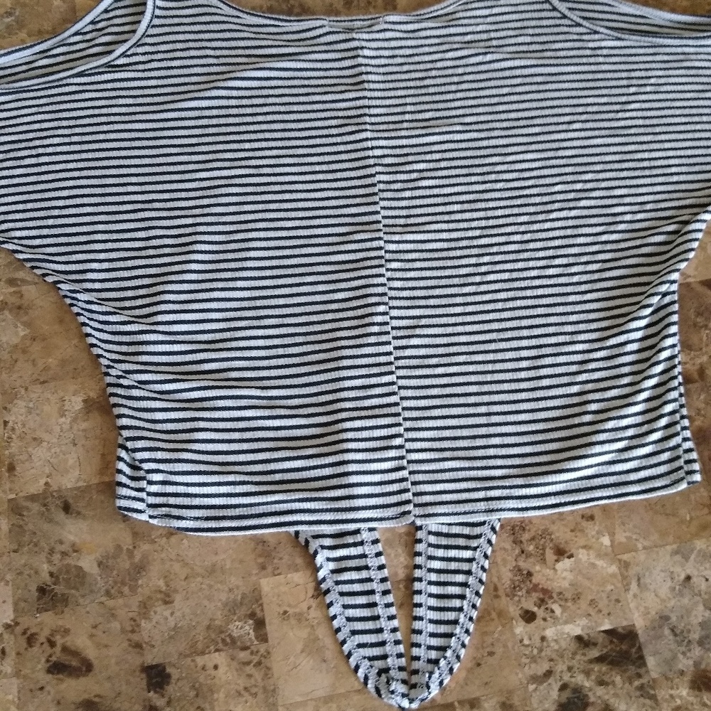 Crop top - Picture 3 of 3